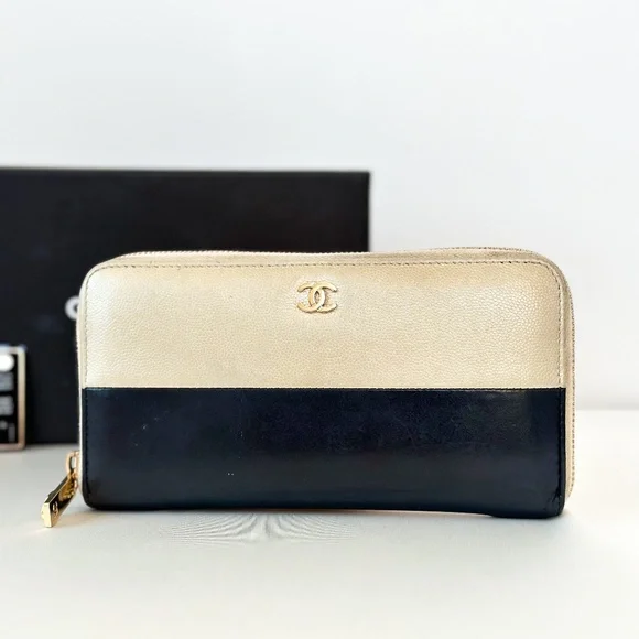 Chanel Zip Leather Wallet - Picture 2 of 16